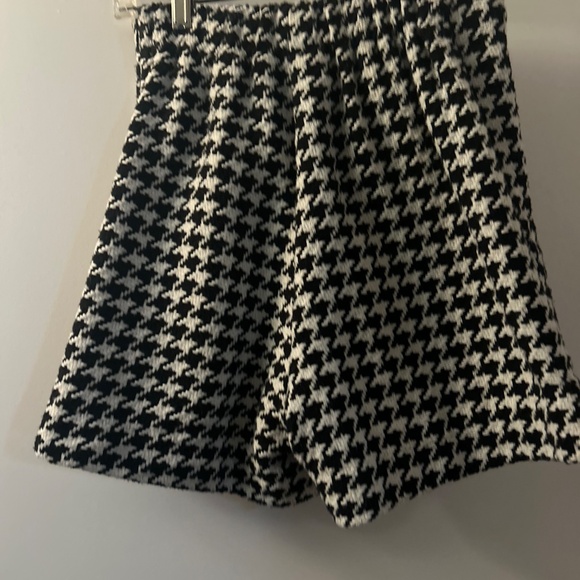 Short - Picture 2 of 3